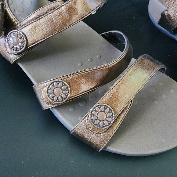 Vionic Sandals-Bronze "Cathy" Triple Strap-Adjustable-Excellent Pre-owned-9 US - Picture 3 of 12